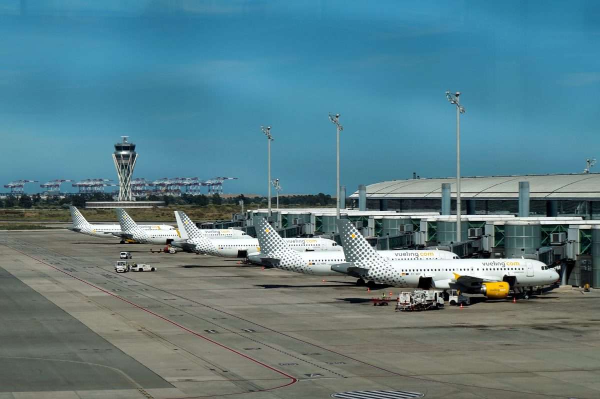 Aviones parados en el aeropuerto de Barcelona por la Huelga de Vueling